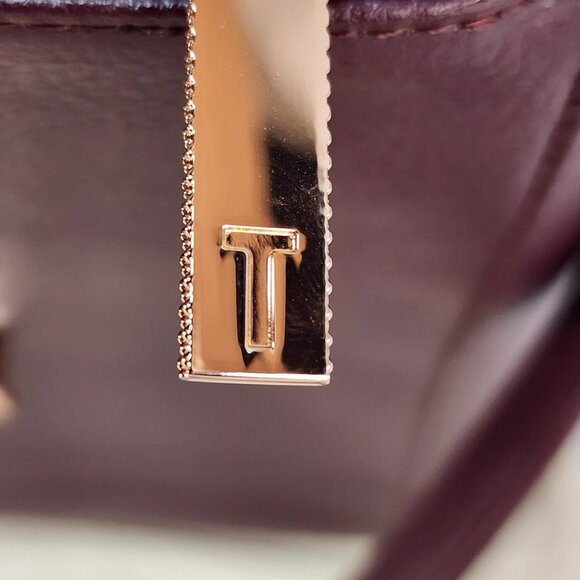 Ted Baker Alexiis Large Tote Bag Purple Leather NWOT Shoulder Strap Hardware - Picture 2 of 12